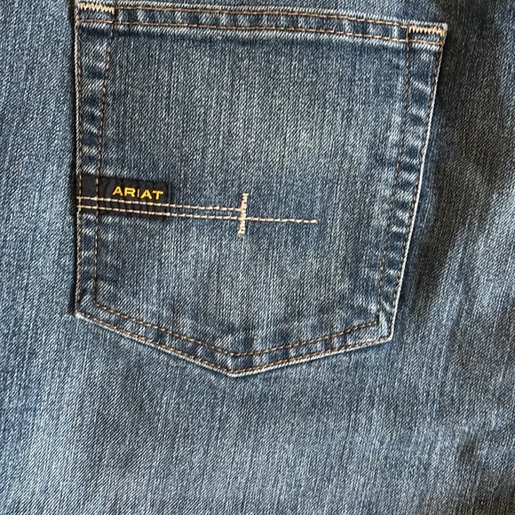 Men’s ARIAT jeans - Picture 3 of 4
